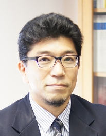 院長 右梅 貴信